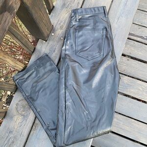 Vegan leather 90s straight pants in black